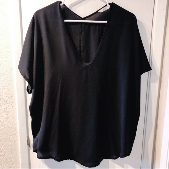 BLACK LUSH V-NECK TUNIC - Picture 1 of 3